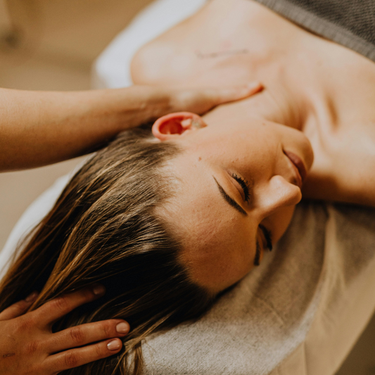 Classic Deep Cleanse (Neck and Decolette)